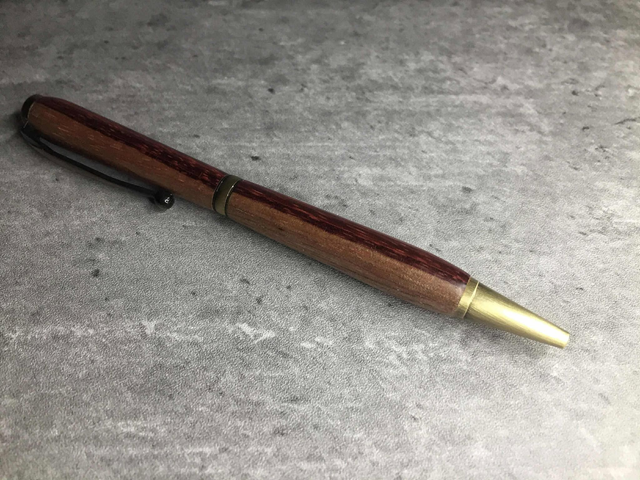 Stylo en bois de padouk