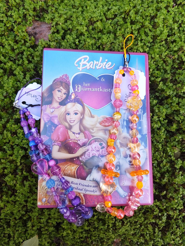 Diamond Castle phone charm 