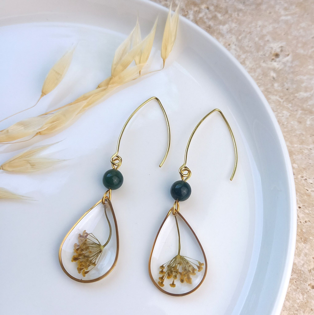 Boucles d'oreilles ∙ doré gouttes de fleurs et pierre naturelle