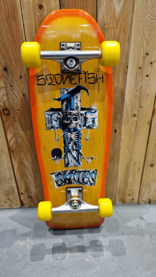  Dogtown Stonefish Reissue Premium Complete 10.125" x 30.325" (Made in USA)