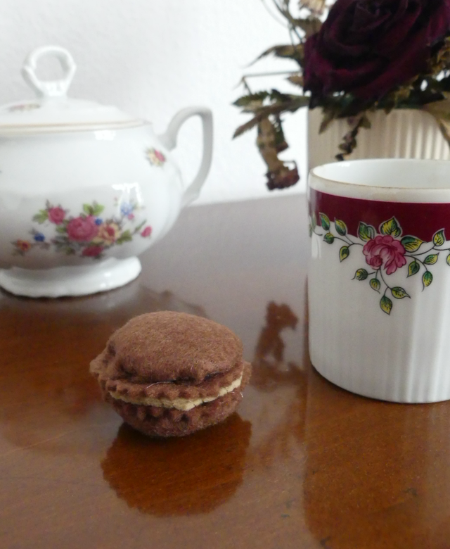 Boite de 4 macarons  au chocolat 