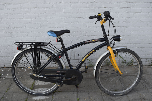 OUTLET Batavus Black Fox met terugtraprem (24 inch)