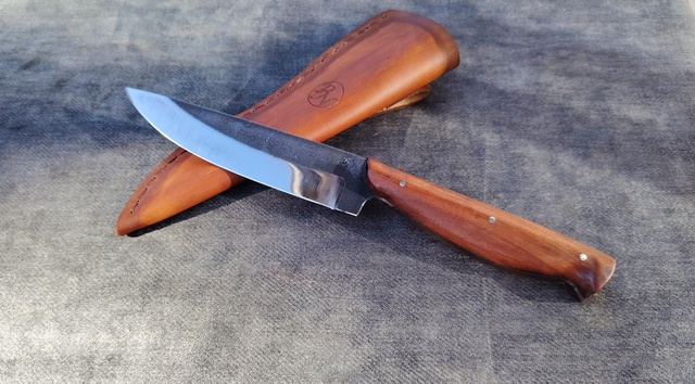 Couteau chasse Narra mauve*