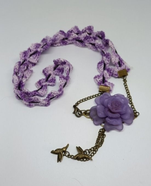 COLLIER PENDENTIF CROCHETE