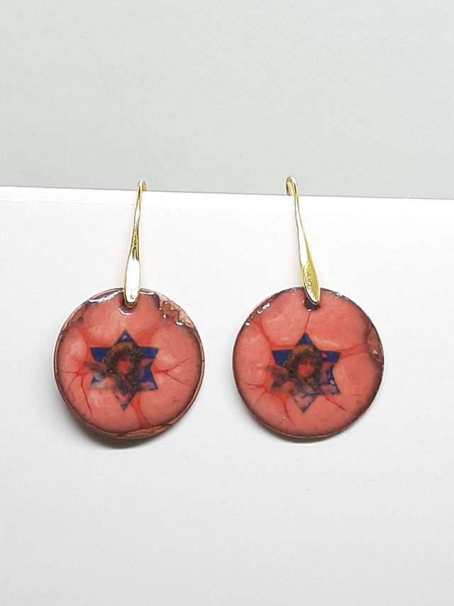 Boucles d'oreilles rondes rose motif angelots