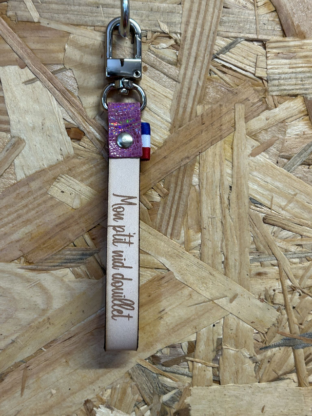 Porte-clés en cuir "Mon p'tit nid douillet"