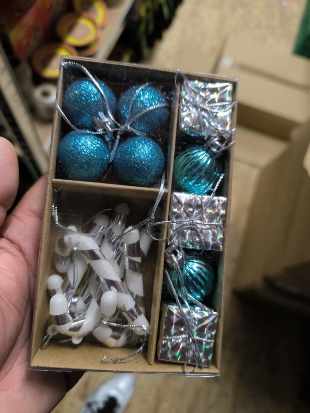 DECORATION A SUSPENDRE X16