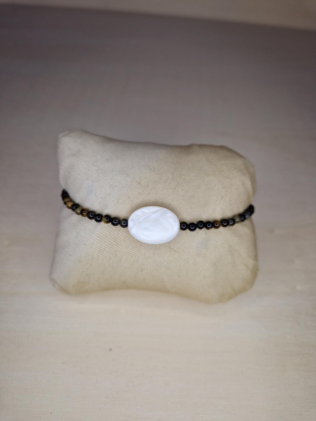 Perle, Oeil de Faucon / 027