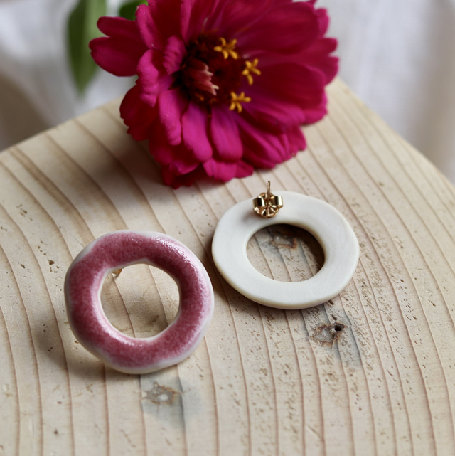 Boucles d'oreilles en porcelaine - Puces