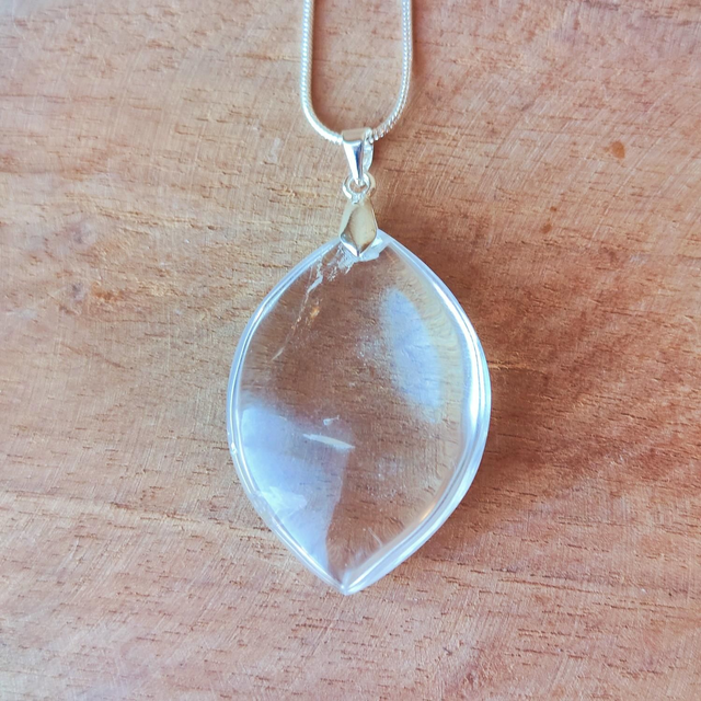 Pendentif "Séléné" Cristal de roche AA