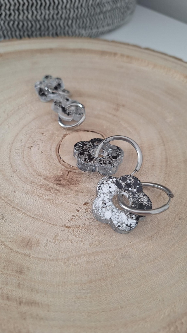 Duo Mère Fille Créoles fleurs paillettes noires/argentées