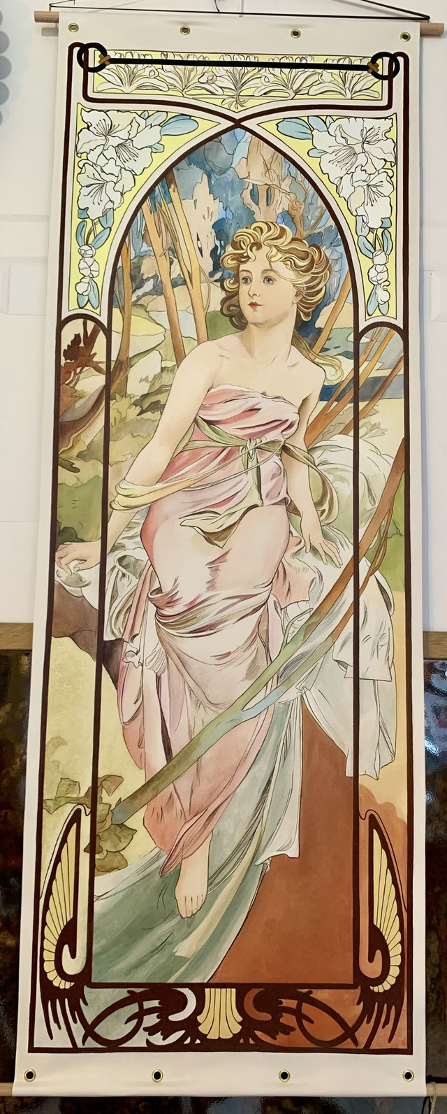 Tenture "l'éveil du matin" d'après Mucha