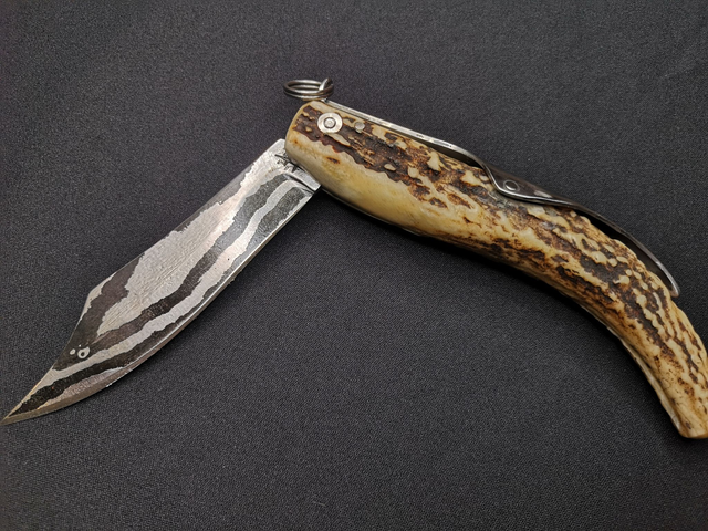 Couteau de chasse pliant