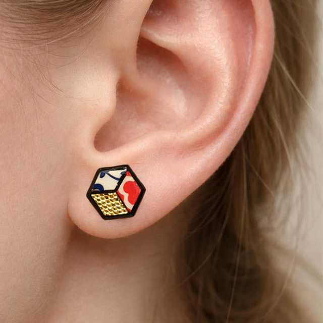 Orecchini a bottone esagonali Arlecchino oro e rosso