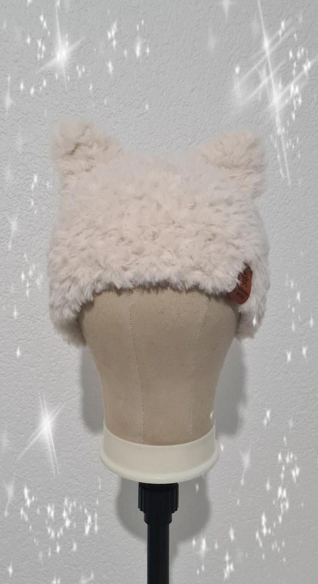 Bonnet "oreilles de chat" blanc ivoire