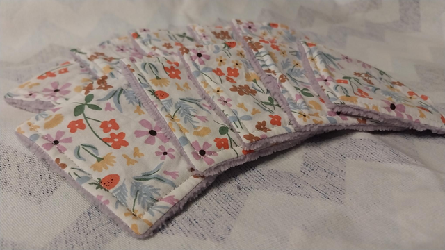 Cotons démaquillants fleur lavables en éponge bambou