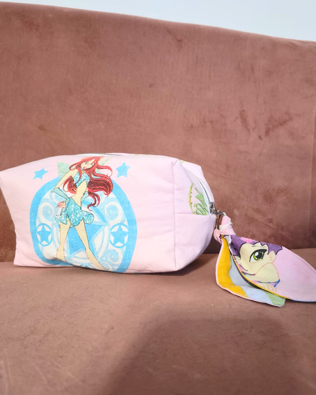 ✨ Trousse matelassée upcyclée – Édition Winx (Tecna & Bloom) ✨
