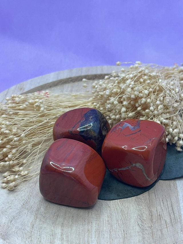 Pierre roulée Jaspe Rouge  "Force . Protection . Courage"