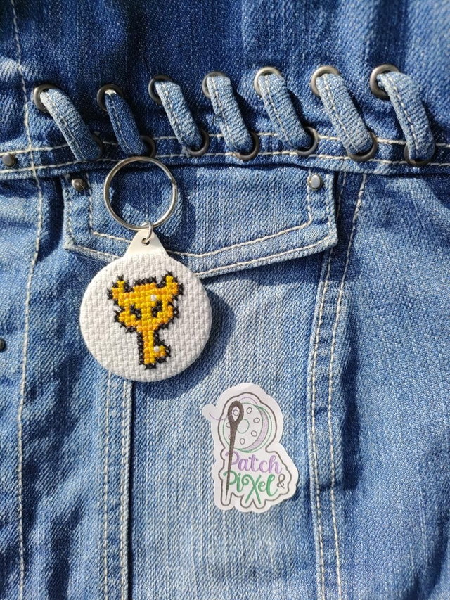 Porte clé brodé pixel art clé du boss Zelda