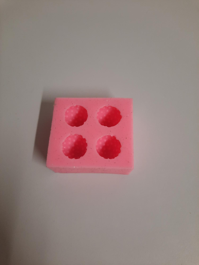 Petit moule Framboises silicone occasion 
