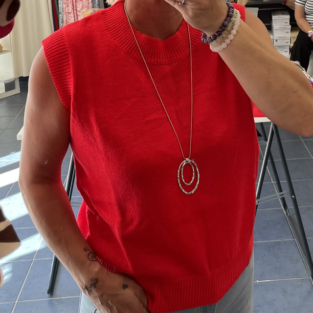 Pull sans manche rouge 