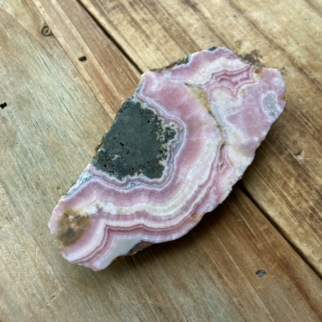 Rhodochrosite : raw stone 
