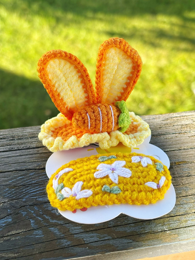 Pupu carrot crochet hairclips