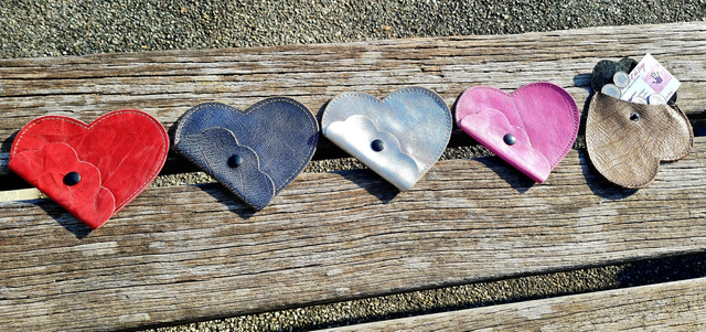 Porte-monnaie "Coeur" en chutes de cuir à pression