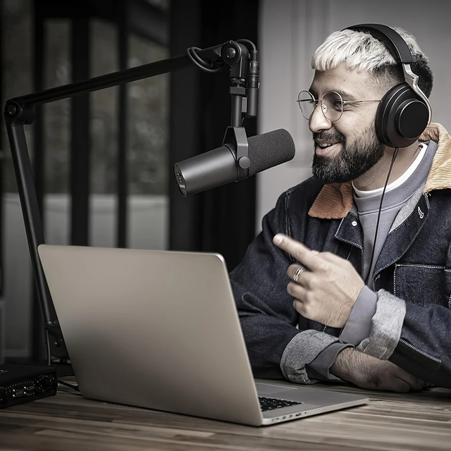 SM7B Professional Dynamic Cardioid Microphone