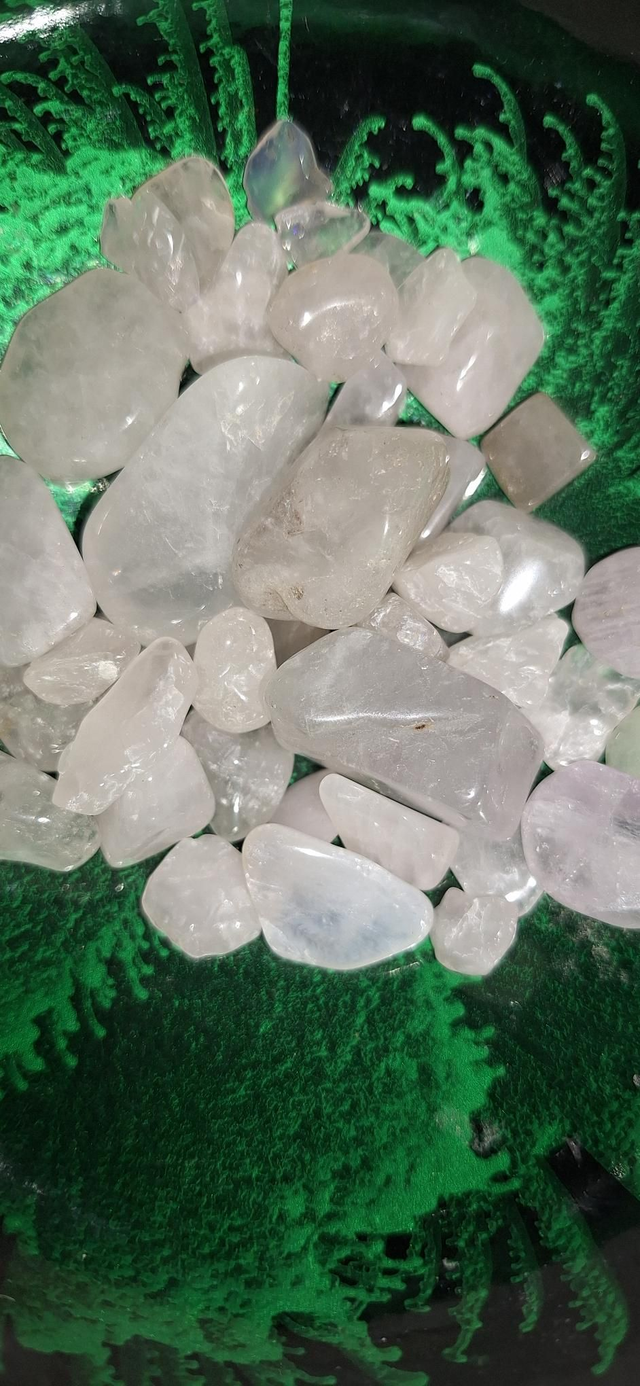 "Surprise me" milky quartz tumble necklace