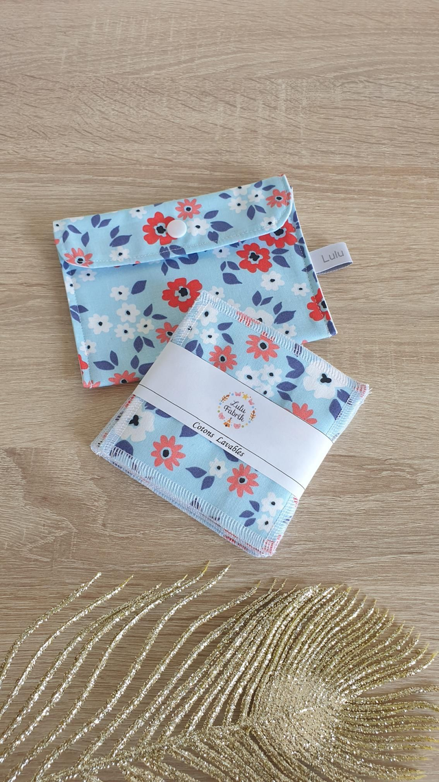 Pochette imperméable + 4 cotons démaquillants fleurs bleu