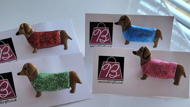 Brooch: Mini Dachshund with glitter coat brooch