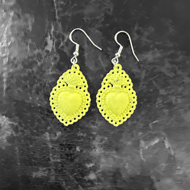 Orecchini cuore sacro giallo