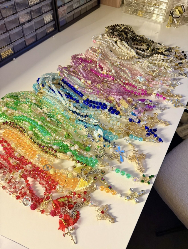 A. 💒CHAPELETS CARÊME✝️