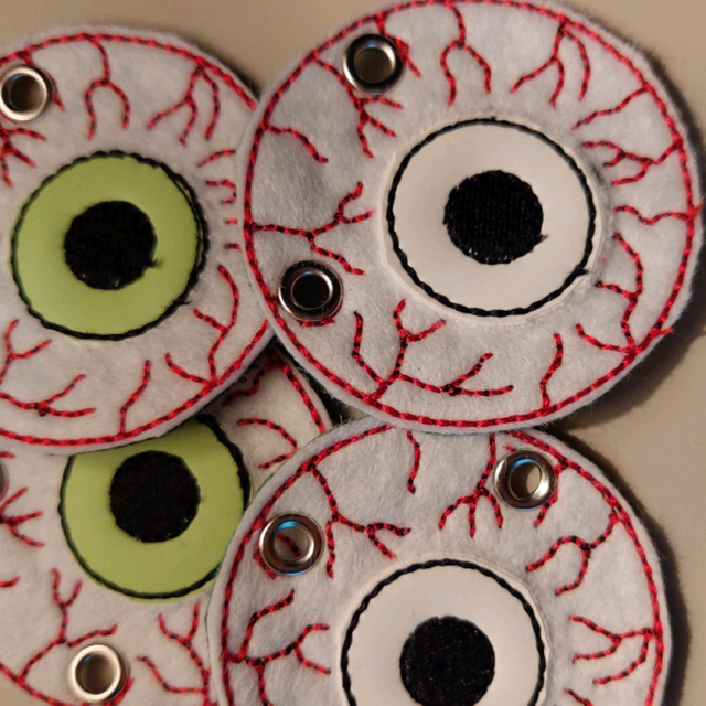 eye ball show charms 