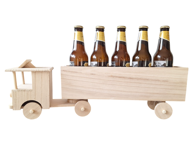 Houten Bier/ wijn truck Cadeau – excl. flesjes, ruimte voor 6 bierflesjes