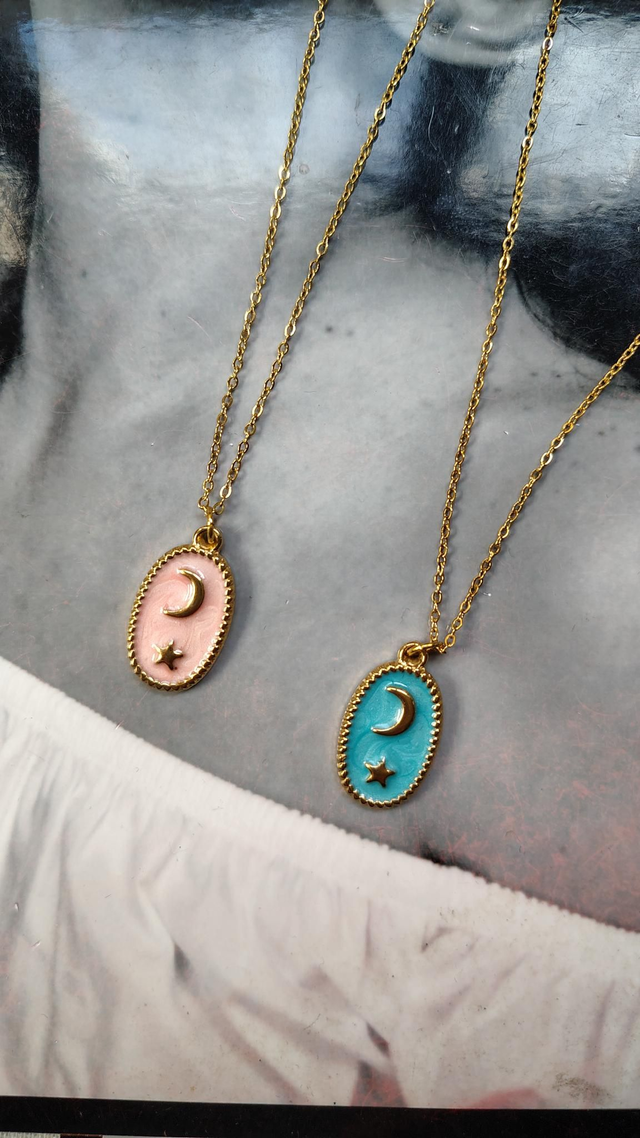 Collana con stelle e mezzaluna 