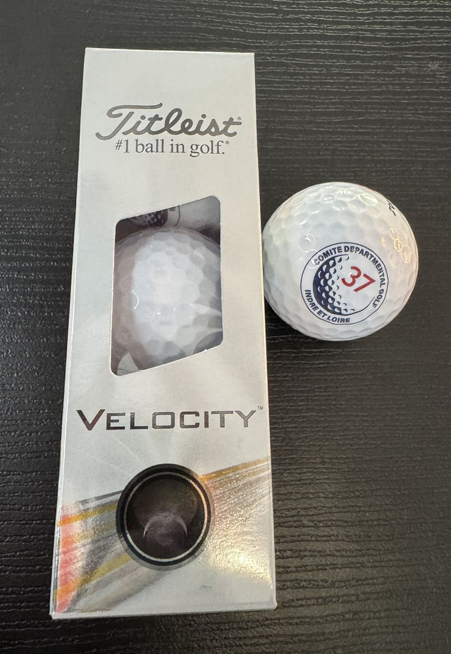 Boite 3 balles TITLEIST Velocity Logotées CDGOLF37