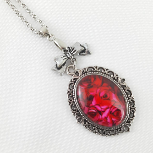 Léonardo- Collier, Roses rouge
