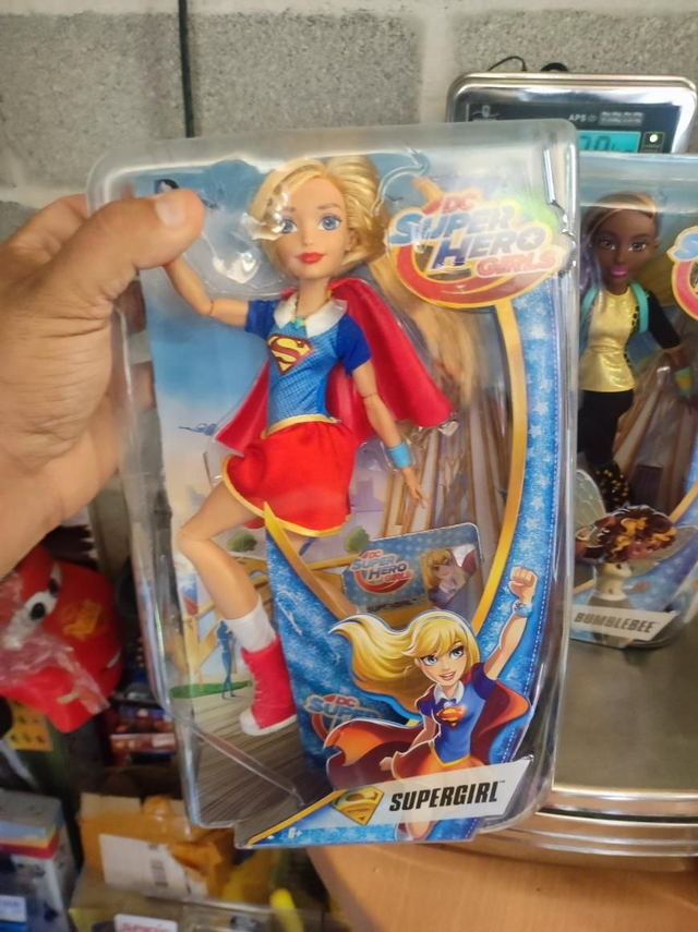 POUPÉE DC SUPER HERO GIRLS 
