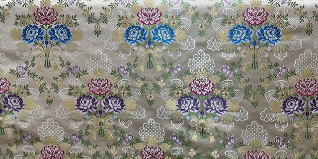 Corte Marta en marfil