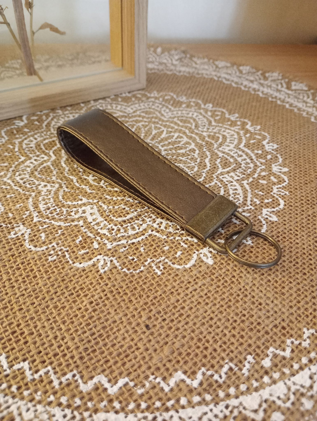 Porte clé boucle simili cuir