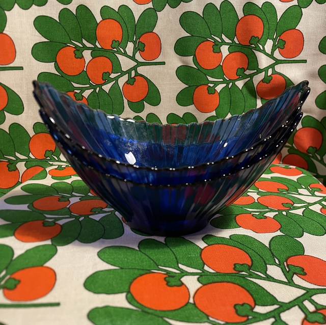 2 blauwe glazen schaaltjes 