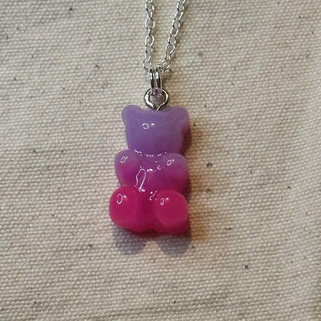 Lilac to pink gummy bear necklace 