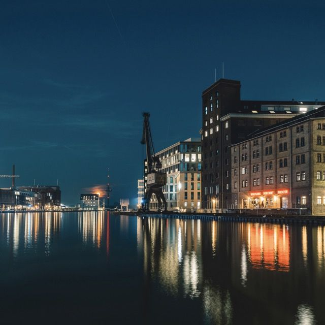 Hafen bei Nacht