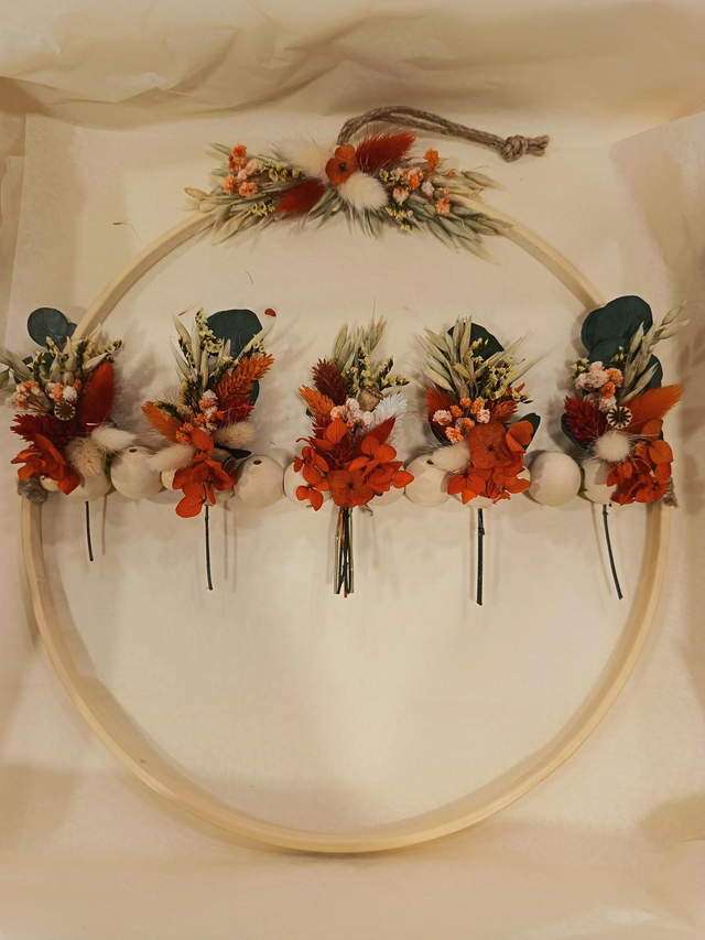 Couronne de fleurs et perles 30cm