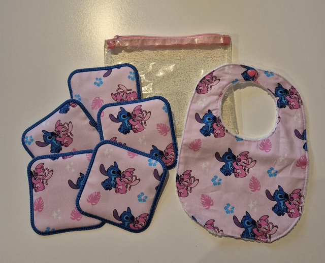 Trousse + lingettes + bavoir motifs Angel et Stitch
