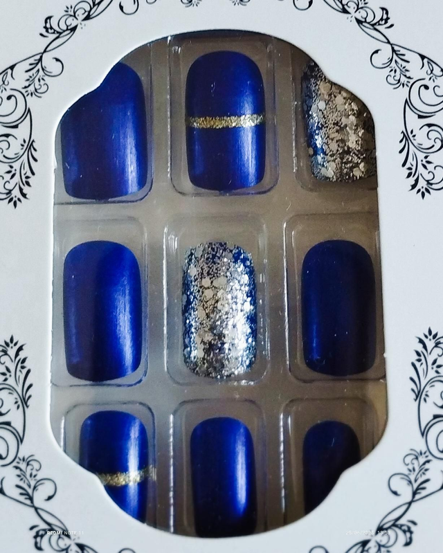 Faux ongles magiques bleu roi 