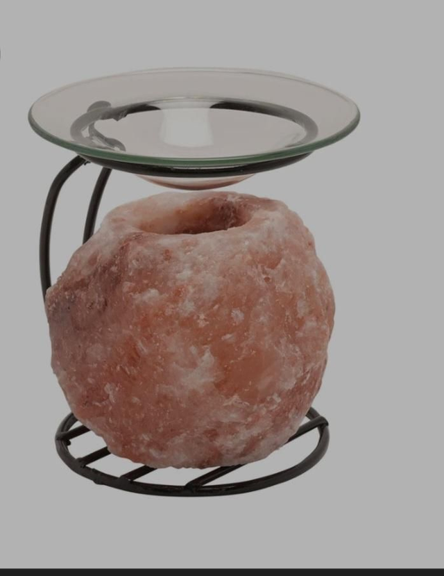 Rock salt burner with metal stand