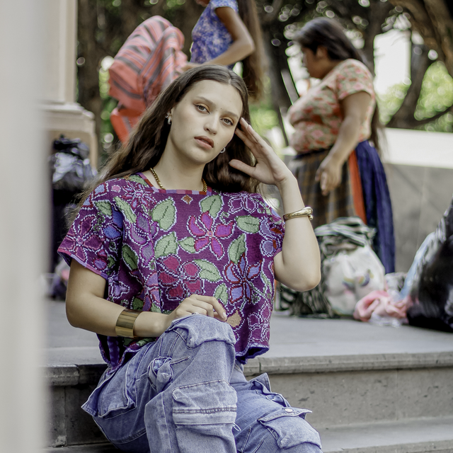 8.2 HUIPIL ZINACANTAN PUNTO DE CRUZ